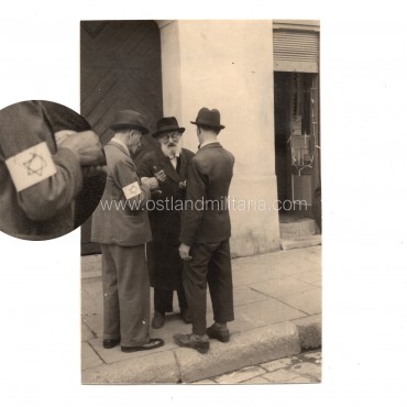 Photo of Jews with armbands, 1941 Germany 1933–1945