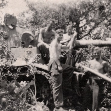 Photo of a Tiger I tank crew Germany 1933–1945